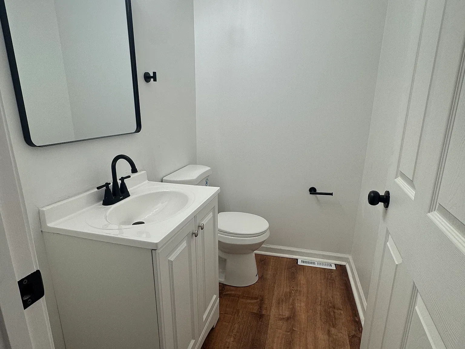3 bed, 1.5 bath, 1025 sqft, $1,695 — Photo 3