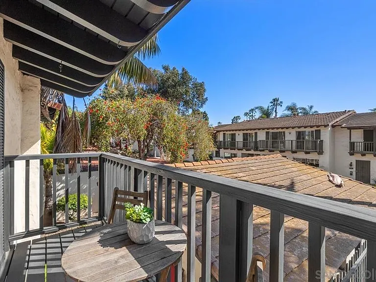 4264 Loma Riviera Ln — Photo 15