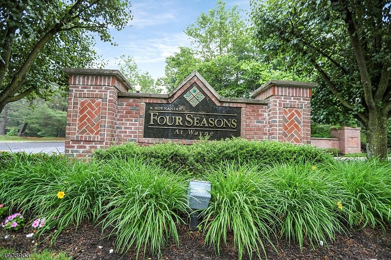 1st image of 616 FOUR SEASONS DR