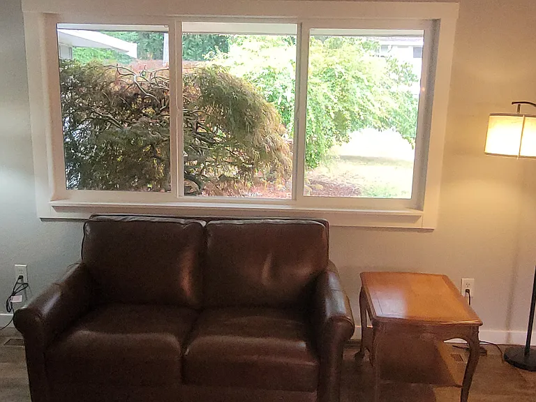 New 8' bay window