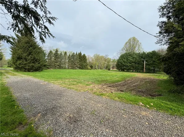 1740 Warner Rd, Vienna, OH 44473