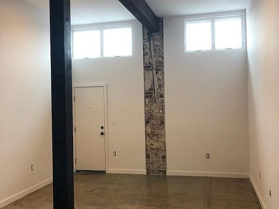 3rd image of 1100 E 7th St #1104