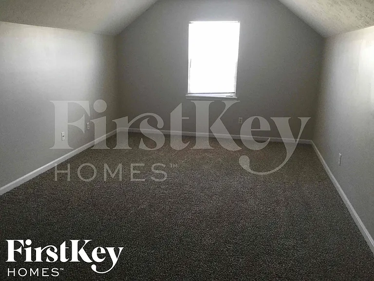 10729 Newgate Ln — Photo 12
