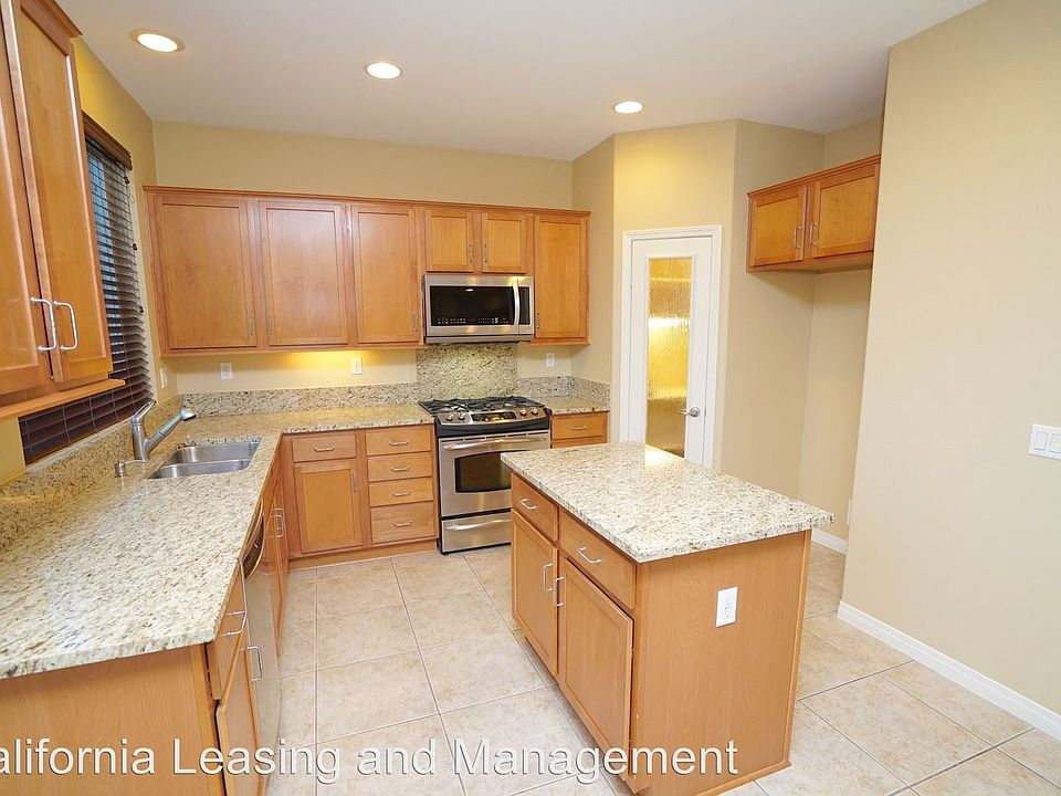 1st image of 28716 Calle Plata