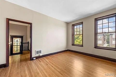 5th image of 3202 Halliday Ave