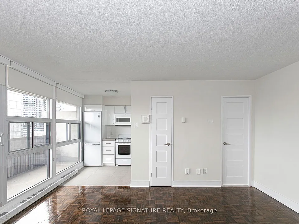 33 Isabella St #1104