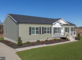 1005 Levi Rd, Green Bay, VA 23942