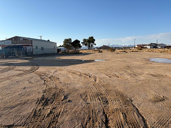 3rd image of Hanover Dr