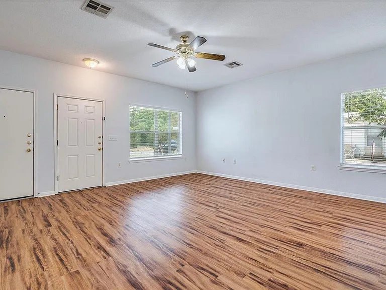 6801 Porter St — Photo 5