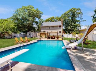 358 Furrows Rd, Holbrook, NY 11741