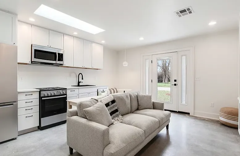 2 bed, $1,700 — Photo 2