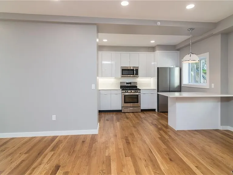 86 Main St #2 — Photo 13