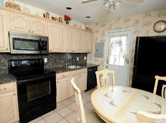 5th image of 20 Needle Ln