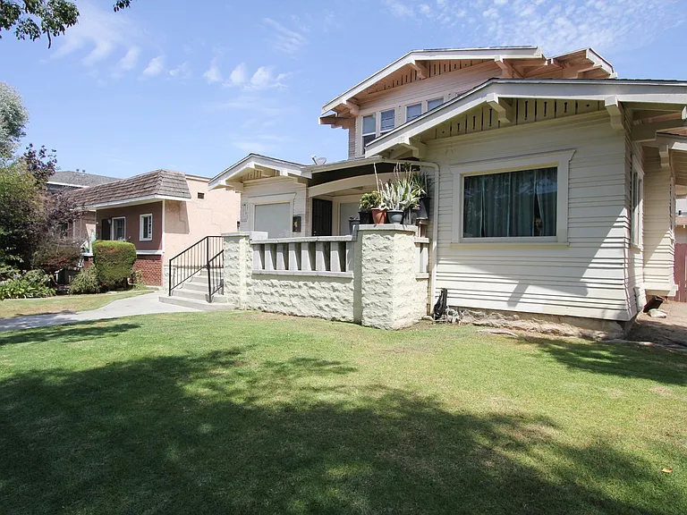 1153 E Appleton St — Photo 9