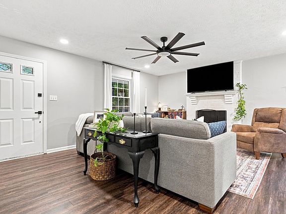 2nd image of 536 Dunivan Dr