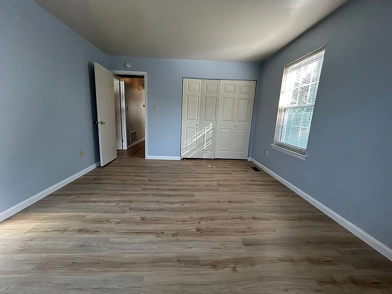 27 Martine Ct #2 — Photo 13