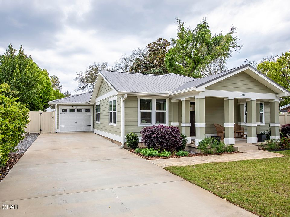 1st image of 608 E 2nd Pl