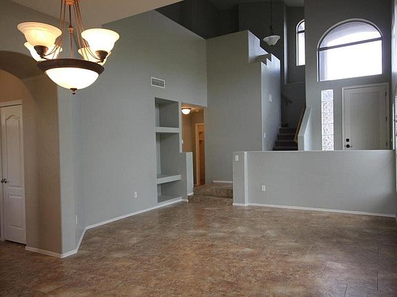 4th image of 2839 N Rowen Cir