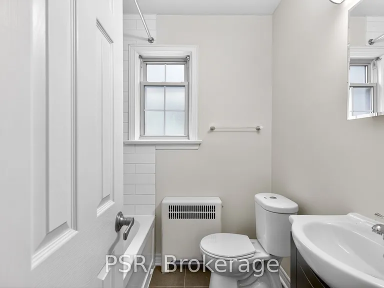 1365 Bayview Ave #U12 — Photo 15