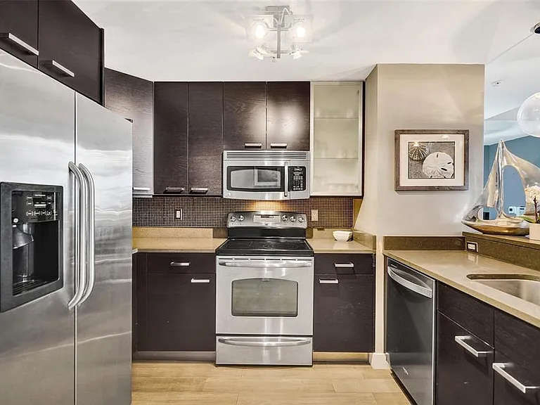 255 Evernia St #501 — Photo 16