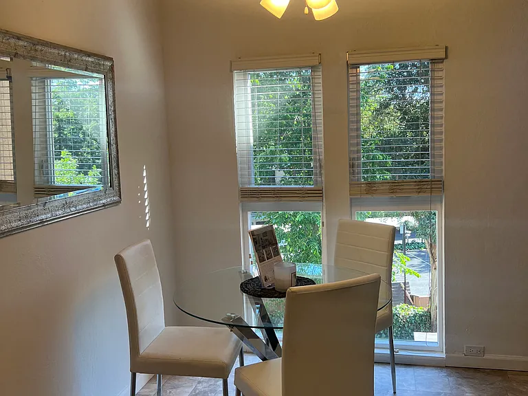 1240 Walker Ave #TOP FLOOR — Photo 4