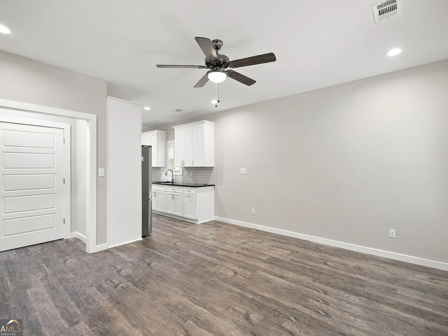 4 bed, 2.5 bath, 1692 sqft, $1,975 — Photo 4