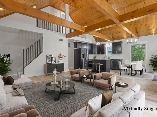 56 Fairoaks Ln, Buckeye Lake, OH 43008