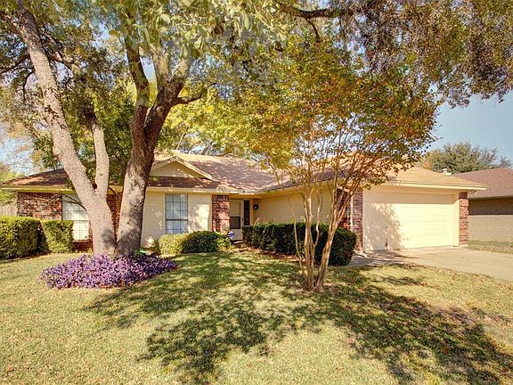 2nd image of 2518 McKensie Ln