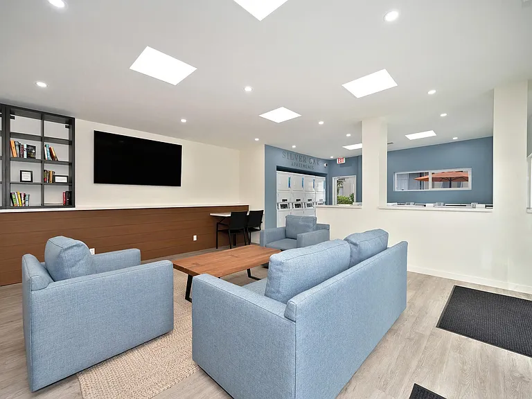 Silver Oak Apartments — Photo 4