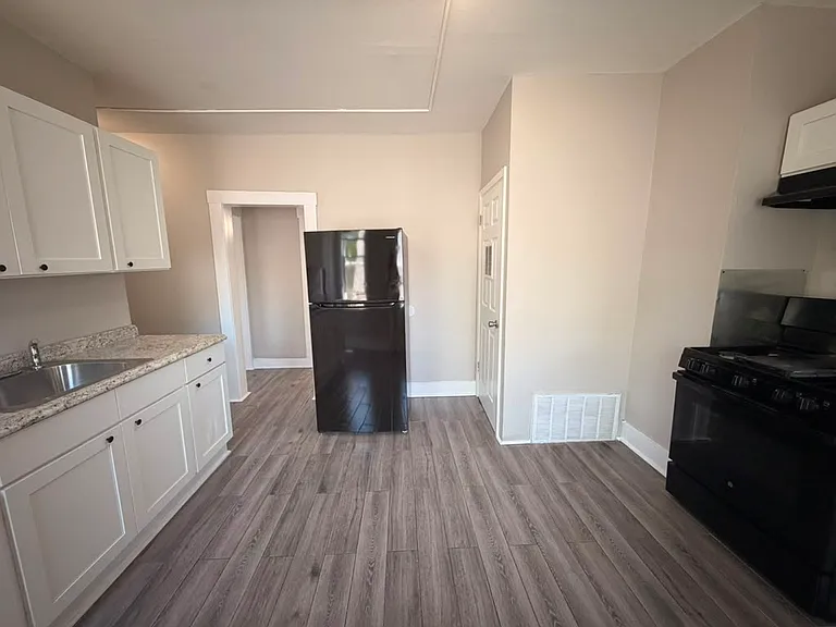 722 Winchester Ave #3A — Photo 4