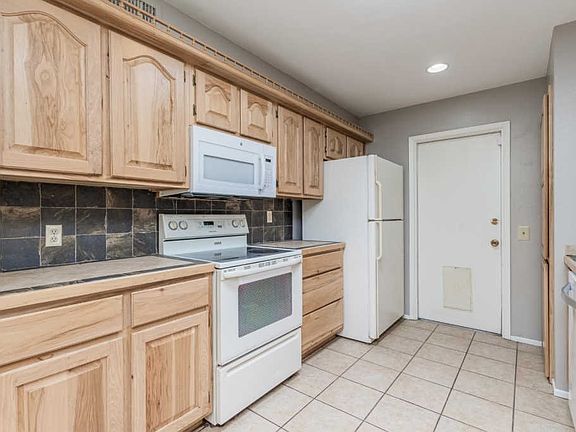 5th image of 15402 N 111th Ave