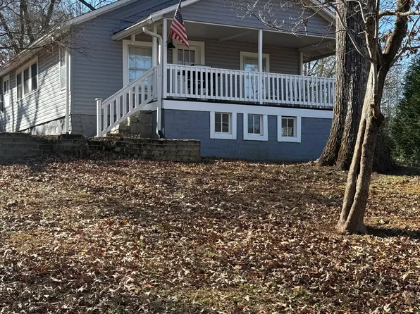 6937 W Currahee St, Toccoa, GA 30577