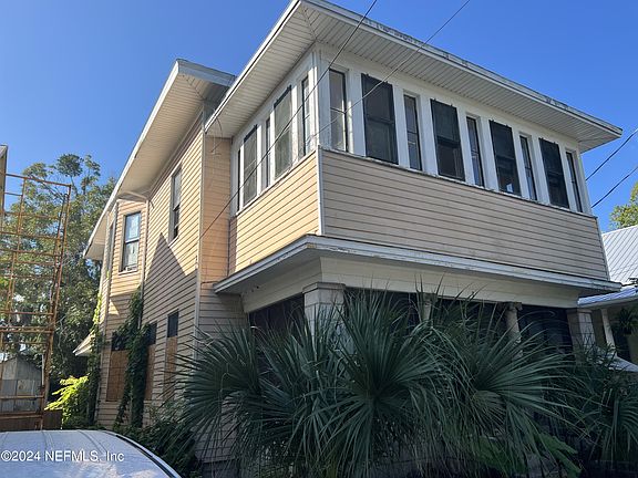 2nd image of 7 SARAGOSSA Street