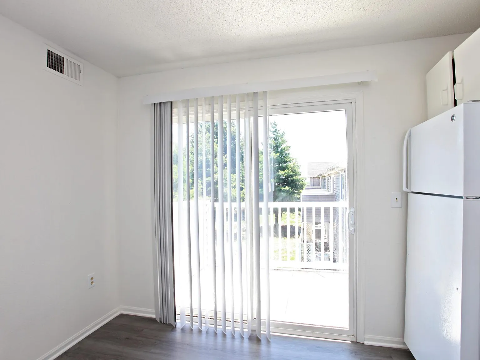 Rockridge Apartments — Photo 3