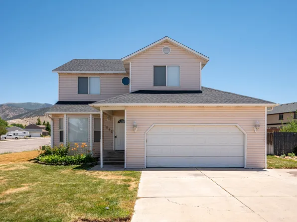 1582 N Cedar Bluffs Dr, Cedar City, UT 84720