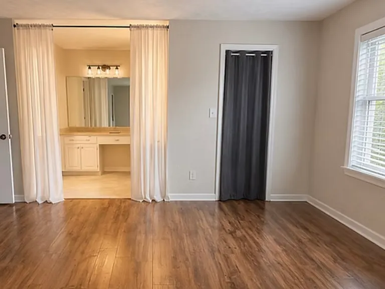 2770 Rock Creek Dr SW — Photo 4