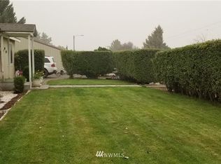 206 Locust Ave, Warden, WA 98857