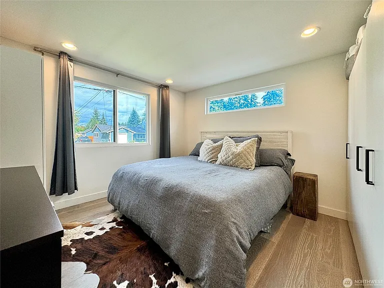 2220 Monroe Ave — Photo 13