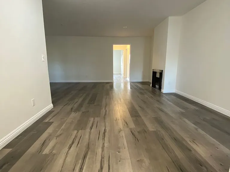 Pico-Wellesley apartments — Photo 4