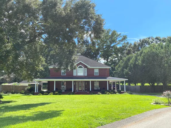9470 Lake Woods Dr, Semmes, AL 36575