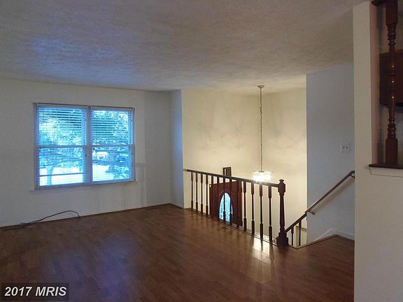2nd image of 700 Castlewood Dr