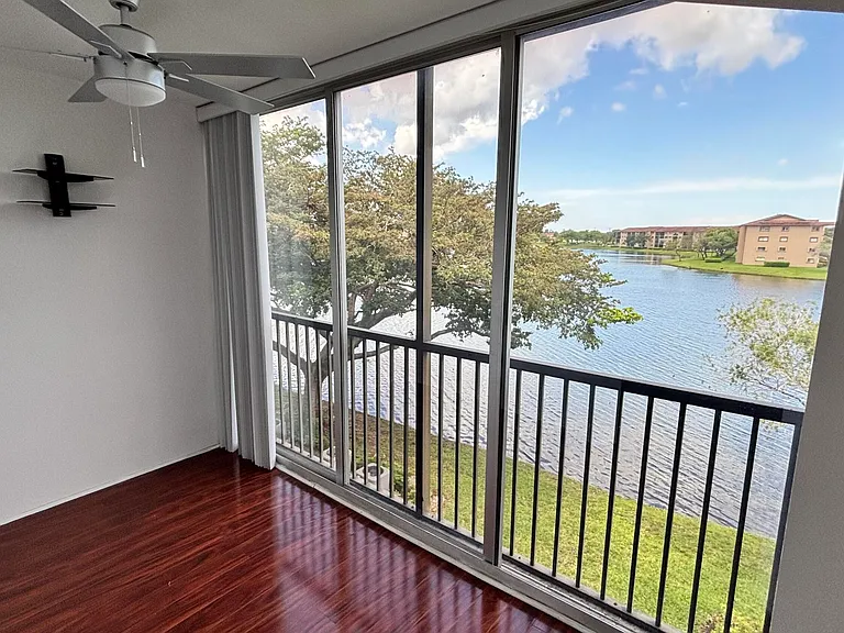 1001 SW 141st Ave #311K — Photo 4