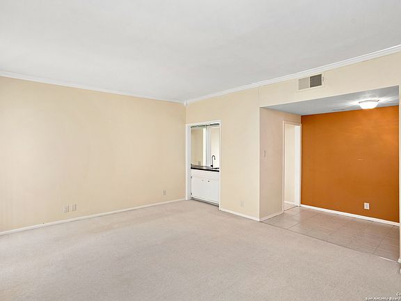4th image of 3678 HIDDEN DR #203