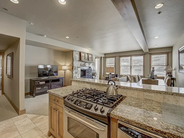 7580 Royal St E #21 — Photo 7