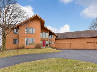 8460 Charles Ct, Downers Grove, IL 60516