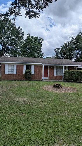 711 Hillview St Photo 1