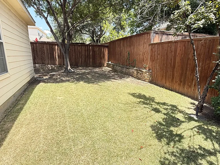 9816 Hickory Hollow Ln — Photo 17
