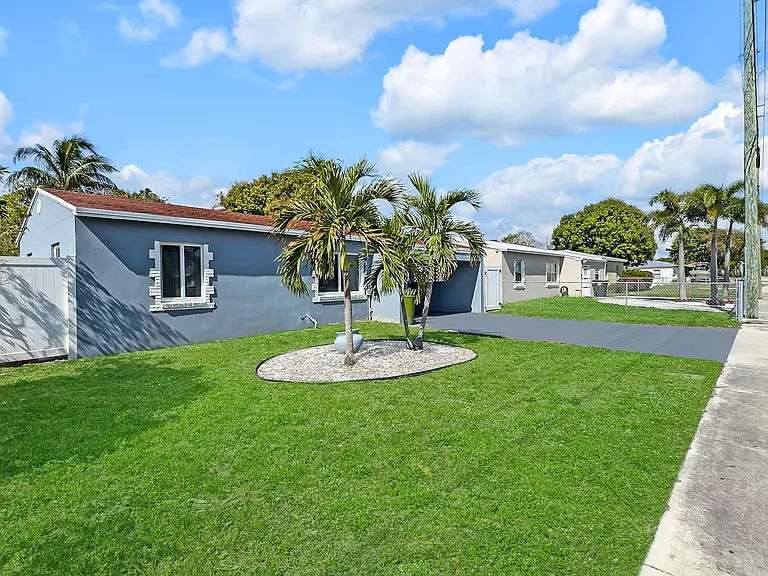 3331 Lake Ave — Photo 25