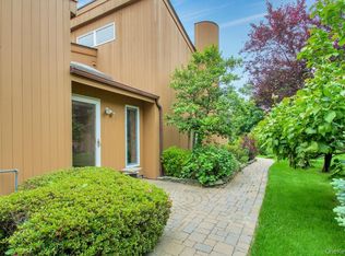 84 Kristin Lane, Hauppauge, NY