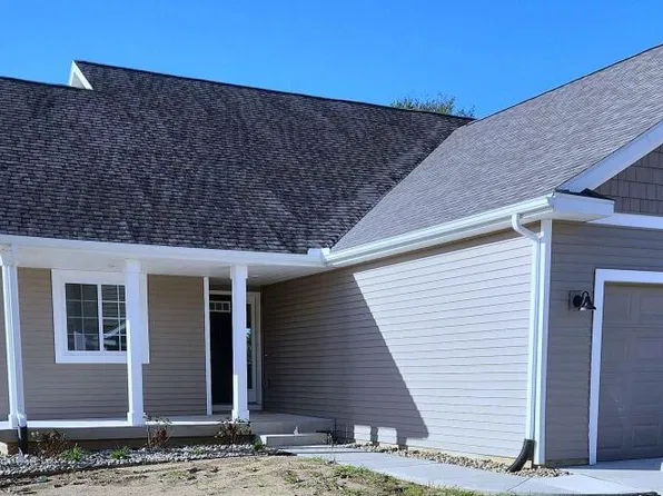521 McKinley Ct, Three Rivers, MI 49093